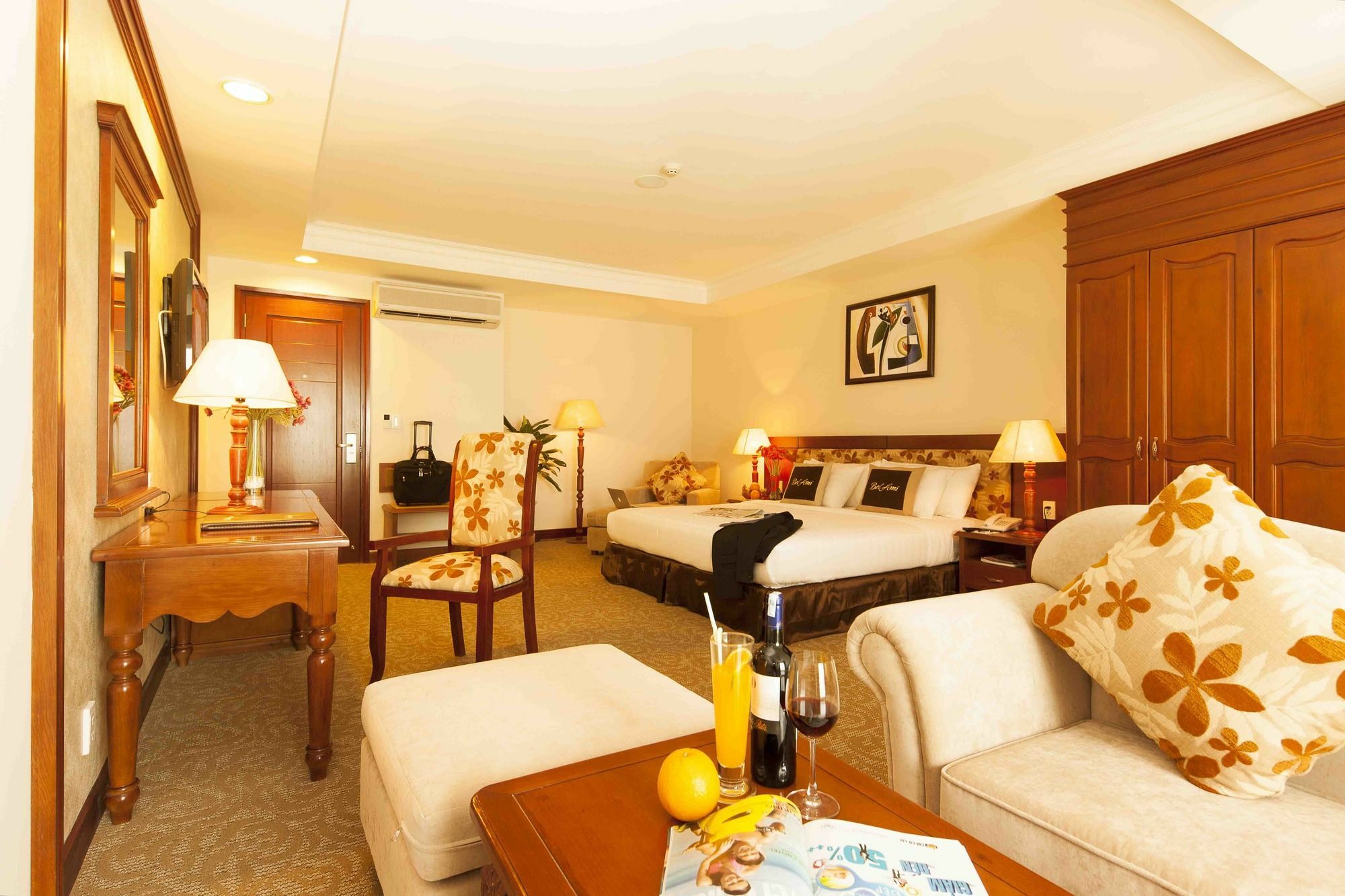 Ttc Hotel - Tan Binh Хошимин Экстерьер фото