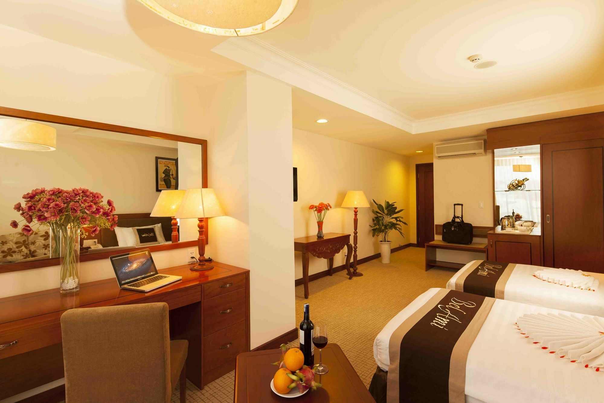 Ttc Hotel - Tan Binh Хошимин Экстерьер фото