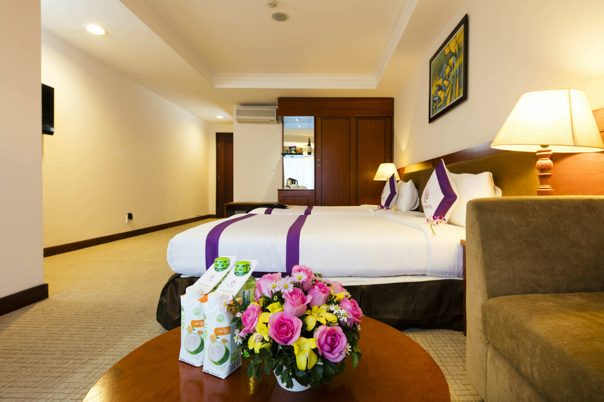 Ttc Hotel - Tan Binh Хошимин Экстерьер фото