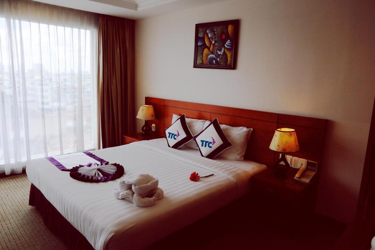 Ttc Hotel - Tan Binh Хошимин Экстерьер фото